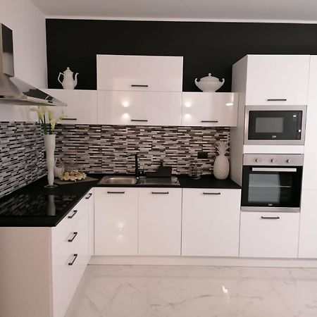 הוילה מונופולי Casa Tra Borgo E Mare מראה חיצוני תמונה